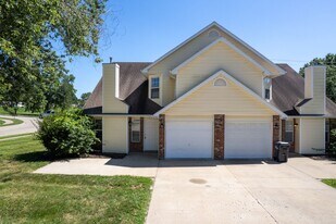 4302-4304-4304 Cheryl Ct in Columbia, MO - Building Photo