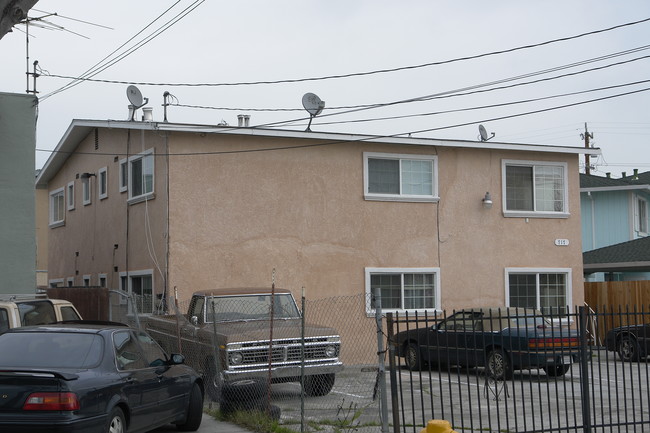 717 Shepherd Ave in Hayward, CA - Foto de edificio - Building Photo