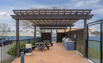 6225 Saratoga Blvd in Corpus Christi, TX - Building Photo - Building Photo