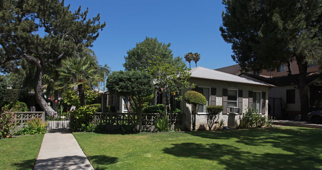 1019-1023 E Spazier Ave in Burbank, CA - Foto de edificio - Building Photo