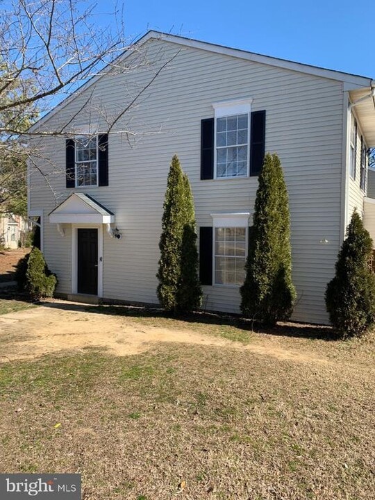 21392 Edgar Way in Lexington Park, MD - Building Photo