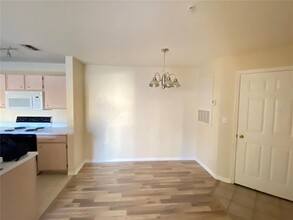 5455 Vineland Rd in Orlando, FL - Building Photo - Building Photo