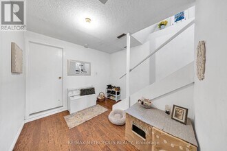 897 Liverpool Rd in Pickering, ON - Building Photo - Building Photo