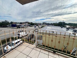 4758 W Flagler St in Coral Gables, FL - Building Photo - Building Photo