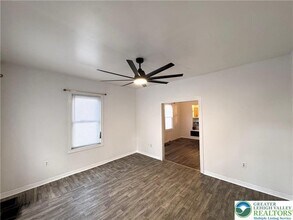 527 Bradley St in Bethlehem, PA - Foto de edificio - Building Photo