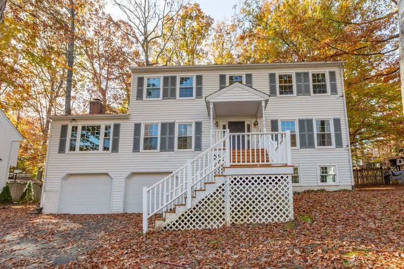 1017 John Paul Jones Dr in Stafford, VA - Building Photo