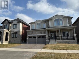 213 Danny Wheeler Blvd in Georgina, ON - Building Photo