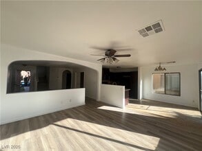 6577 E Escatawpa Bay Ct in Las Vegas, NV - Building Photo - Building Photo