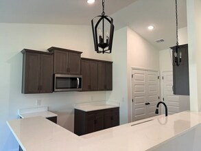 1056 Javier Dr in Springfield, TN - Building Photo - Building Photo