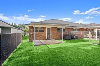 6316 Olson Ln in Pasadena, TX - Building Photo - Building Photo