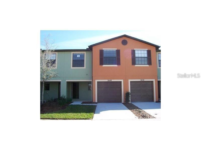 2646 Edgewater Falls Dr in Brandon, FL - Building Photo