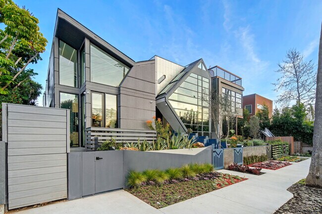 property at 840 California Ave