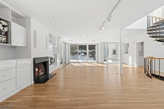 2 Old Mill Rd in North Caldwell, NJ - Building Photo - Building Photo