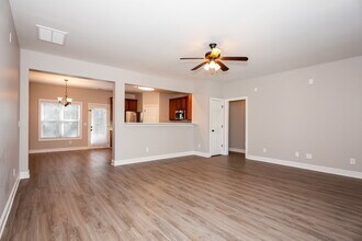 165 Spring Cir in Senoia, GA - Building Photo - Building Photo