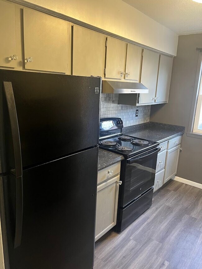 property at 368-368 Windsor Park Dr