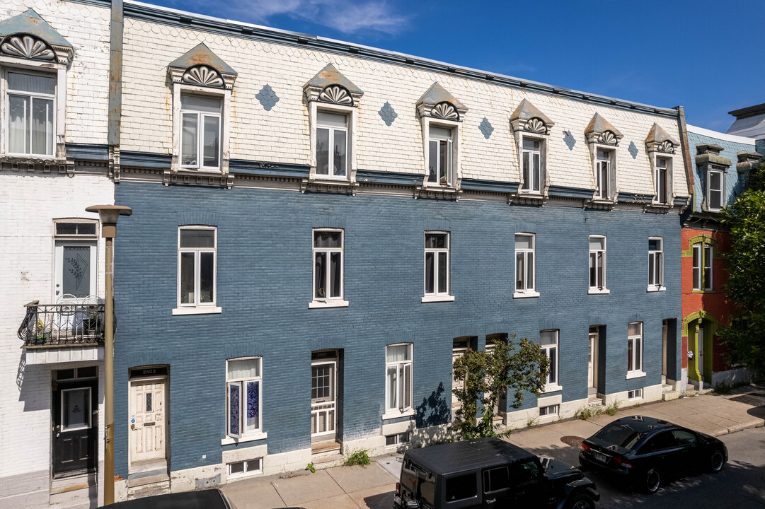 2497 Coursol Rue in Montréal, QC - Building Photo