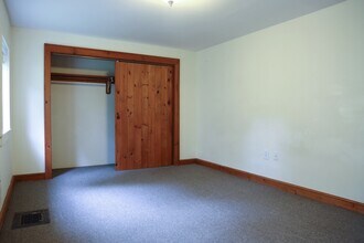 87 Christian St, Unit 4 in White River Junction, VT - Building Photo - Building Photo