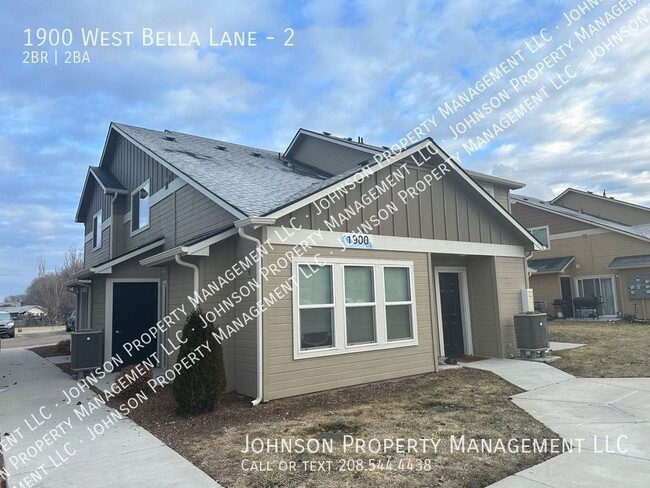 1900 W Bella Ln