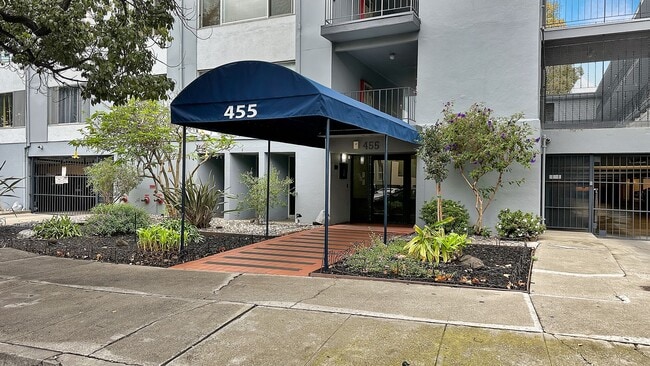 455 Crescent St in Oakland, CA - Building Photo - Building Photo