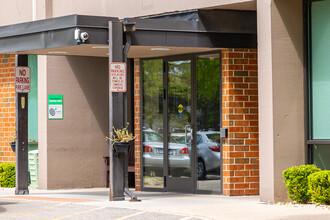 Wheeling Tower in Wheeling, IL - Building Photo - Building Photo