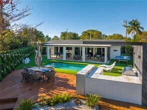 2406 Nassau Ln in Fort Lauderdale, FL - Building Photo - Building Photo
