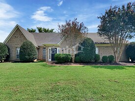 8014 New Castle Cv in Southaven, MS - Building Photo