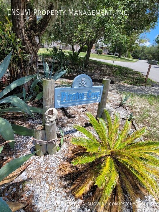 701 SE 9th Cir in Crystal River, FL - Building Photo