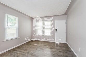 313 Locust St in Edwardsville, IL - Building Photo - Building Photo