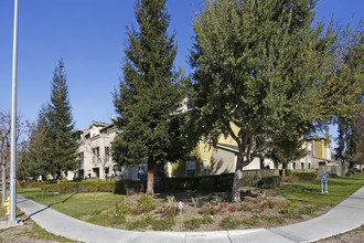 Oak Circle in San Jose, CA - Foto de edificio - Building Photo