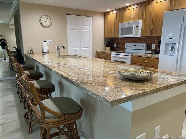 property at 264 NE Edgewater Dr