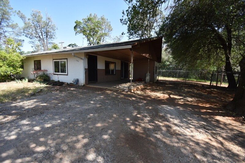 5329 Second St in Shasta Lake, CA - Building Photo