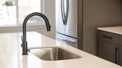 2061 S Main St in Bountiful, UT - Building Photo - Building Photo