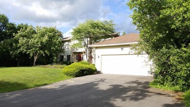 552 Mendon Rd in Pittsford, NY - Building Photo - Building Photo