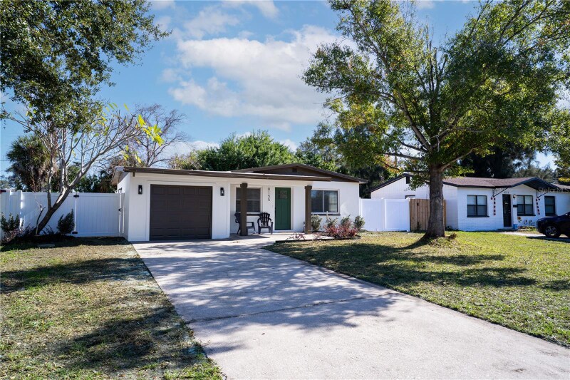 8155 65th Way N in Pinellas Park, FL - Foto de edificio