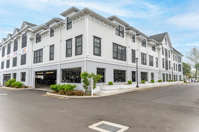Metro Star - Metro on Broad in Milford, CT - Foto de edificio - Building Photo