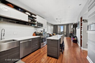 5 E 14th Pl-Unit -1202 in Chicago, IL - Building Photo - Building Photo