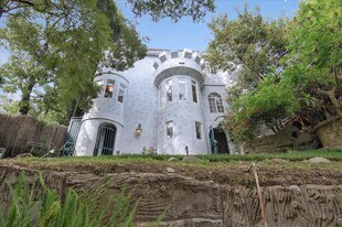 8527 Wonderland Ave in Los Angeles, CA - Building Photo