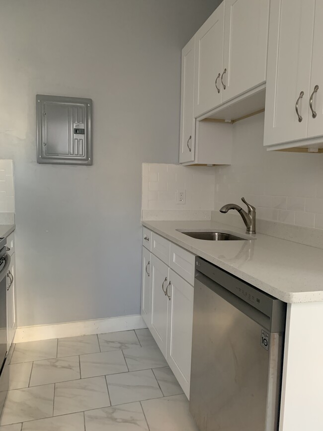 1091 Boylston St, Unit #9 in Boston, MA - Building Photo - Building Photo