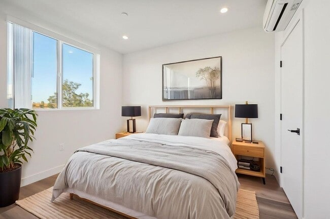 IM 21 in Los Angeles, CA - Building Photo - Building Photo