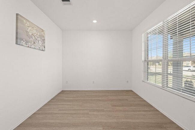 property at 5026 Lavaridge Dr