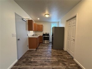 571 Kendall Ave in Lyndora, PA - Building Photo - Building Photo