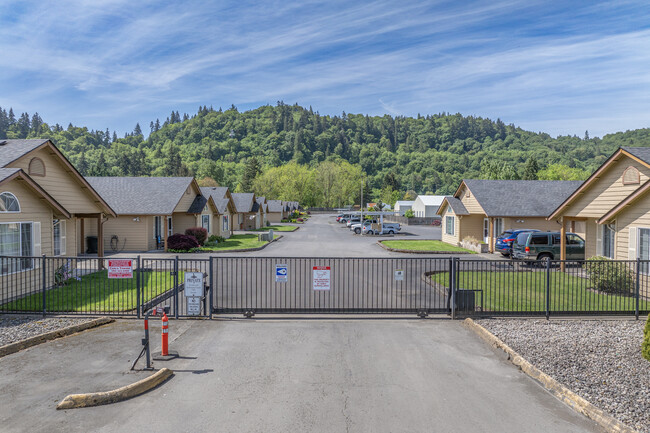 West Wind Commons in Longview, WA - Building Photo - Building Photo