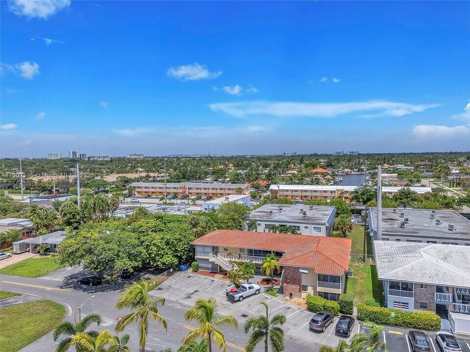 2101 NE 68th St in Fort Lauderdale, FL - Building Photo