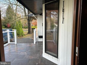 1617 Bryant Rd in Cherry Hill Township, NJ - Foto de edificio - Building Photo