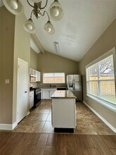 1111 E Brompton Dr in Pearland, TX - Building Photo - Building Photo