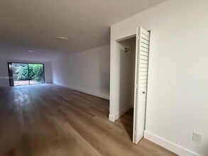 2207 SW 22nd St in Miami, FL - Building Photo - Building Photo
