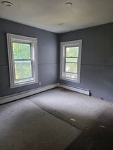 15 Walnut St in Stoughton, MA - Building Photo - Building Photo