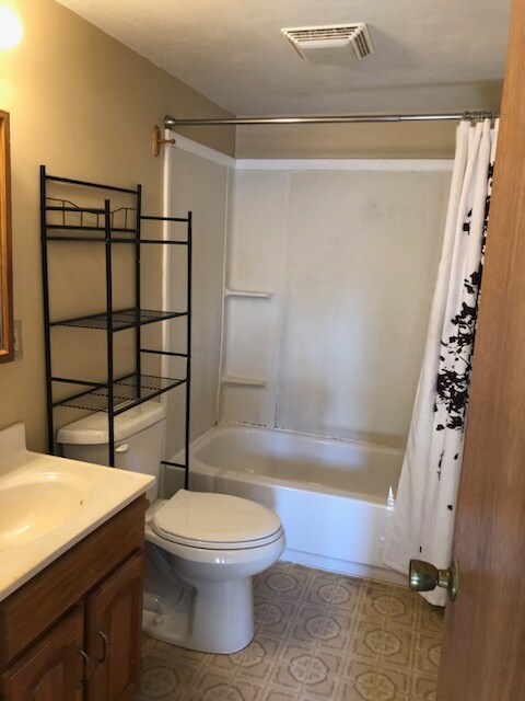 297 Genesee St-Unit -6 in Chittenango, NY - Building Photo - Building Photo