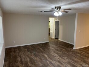 5015 Lillian Hwy in Pensacola, FL - Foto de edificio - Building Photo