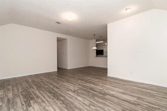 699 Fallow Ln in Alvin, TX - Building Photo - Building Photo